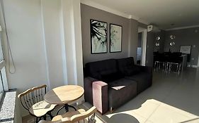 Apartamento 2 dormitórios Luíz XV